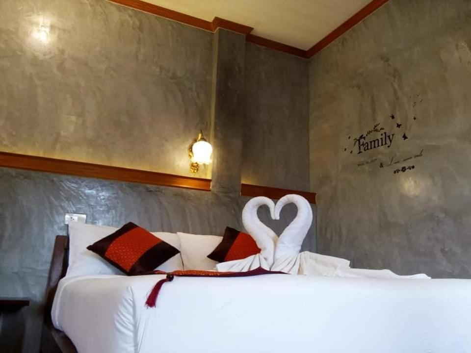 Safina Pool Villa เกาะลันตา ภายนอก รูปภาพ